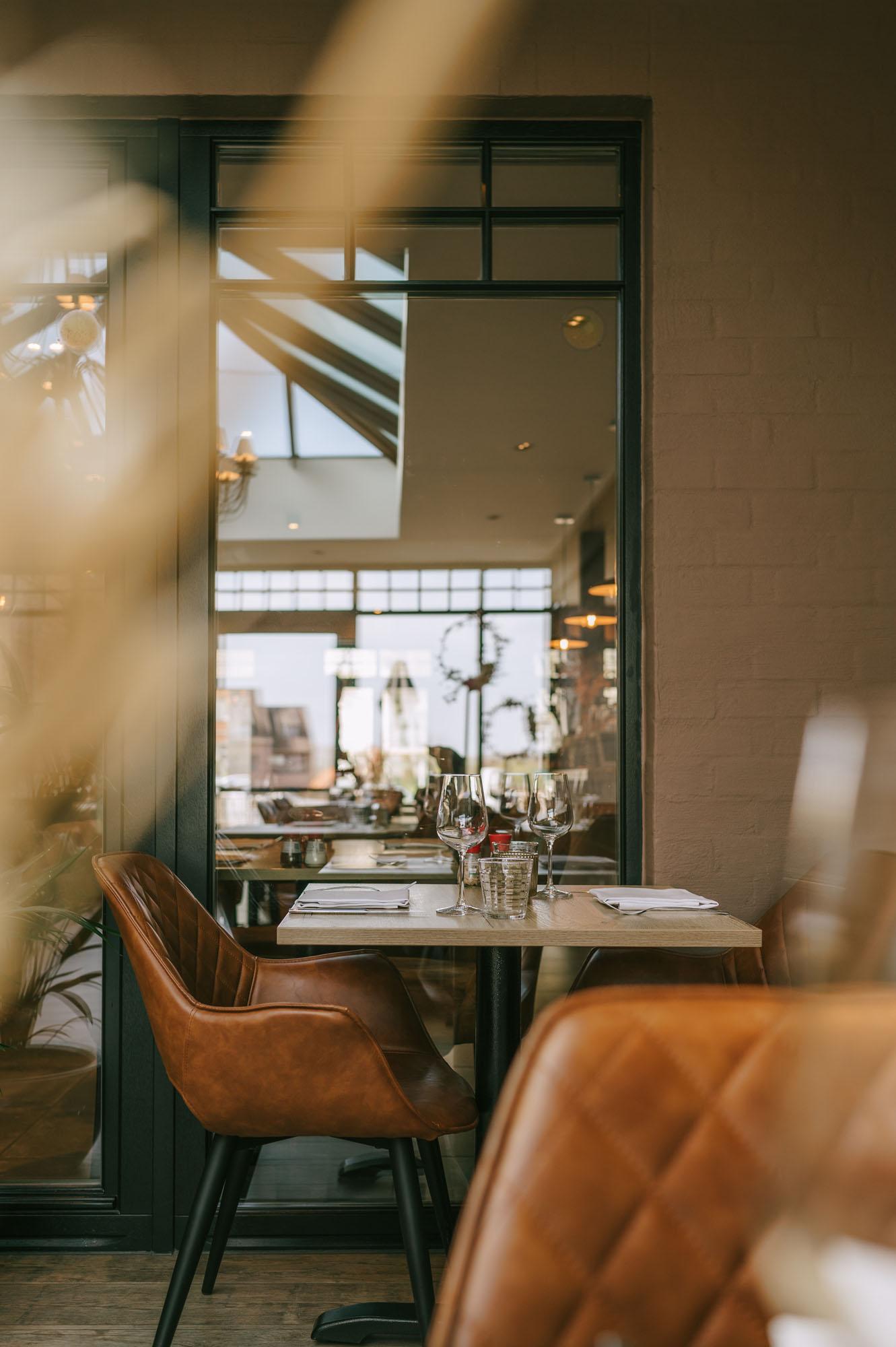 Brasserie De Plaetse in Schellebelle combineert lekker eten met een rustiek kader.